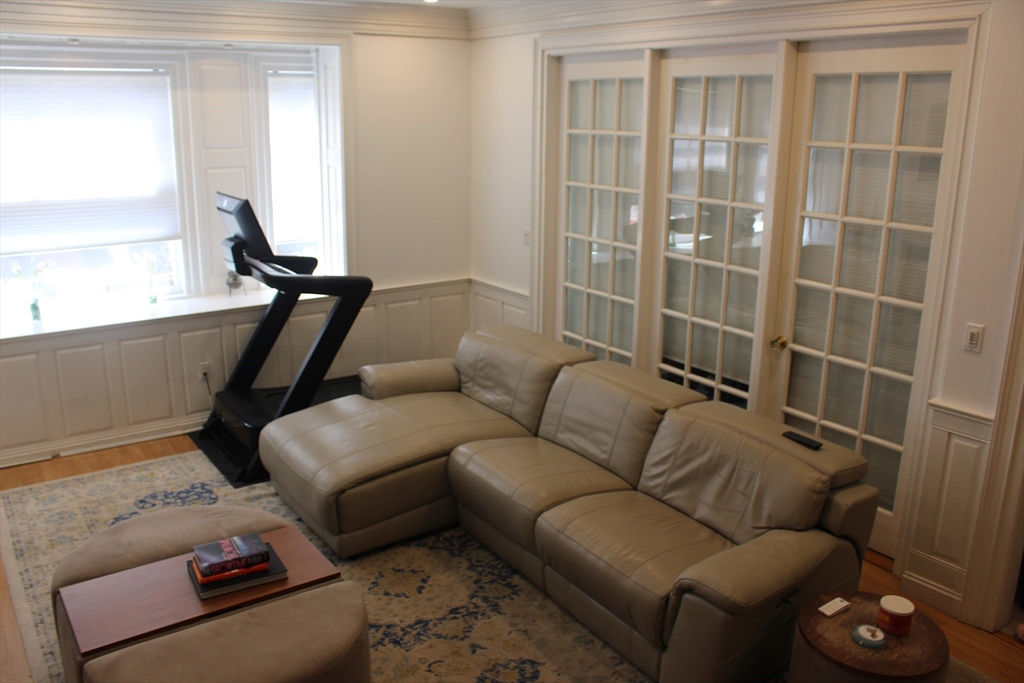 3 bed, 2 bath apartment for rent at 15 Pinckney St Unit 3, Beacon Hill — photo 2 of 15