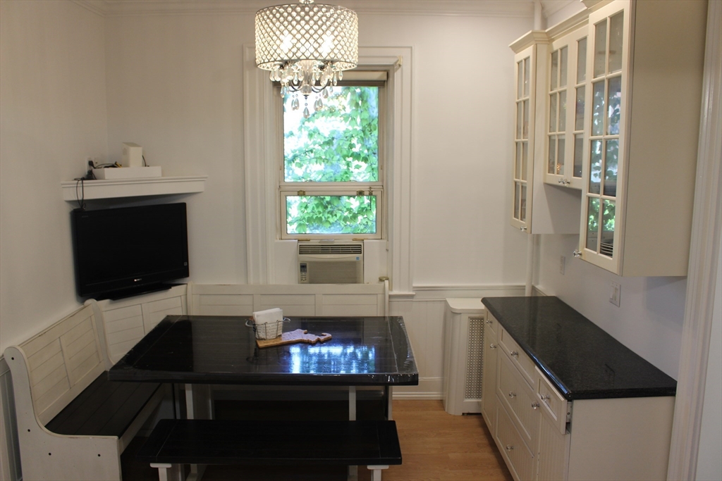 3 bed, 2 bath apartment for rent at 15 Pinckney St Unit 3, Beacon Hill — photo 6 of 15