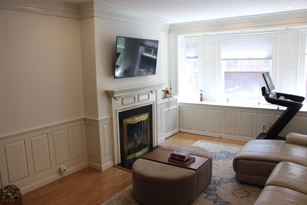 3 bed, 2 bath apartment for rent at 15 Pinckney St Unit 3, Beacon Hill