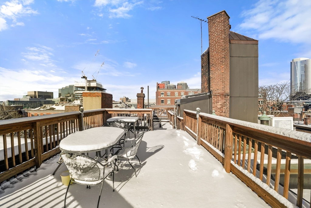 3 bed, 2 bath apartment for rent at 15 Pinckney St Unit 3, Beacon Hill — photo 13 of 15
