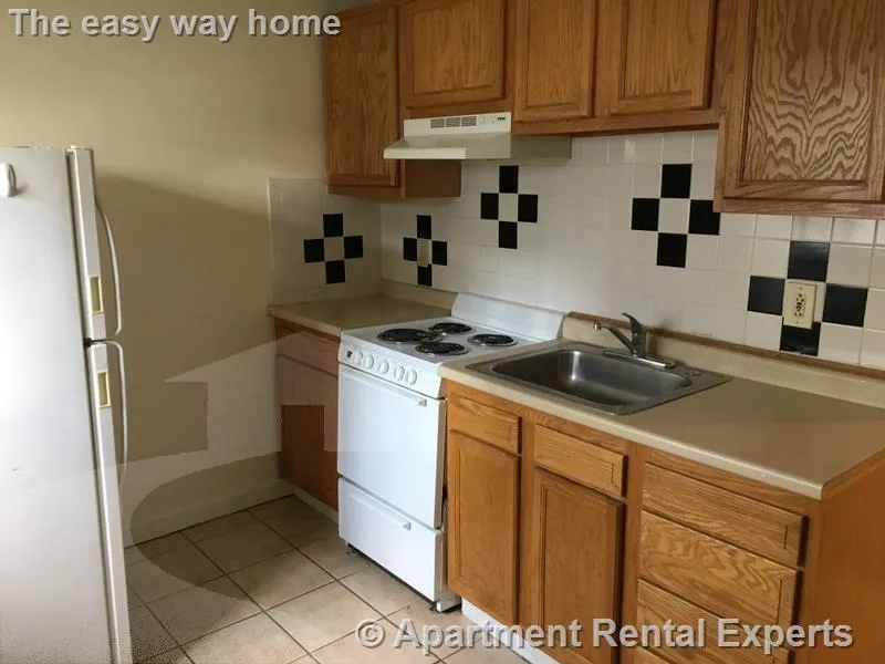 2 bed, 1 bath apartment for rent at 15 Pine St Unit 1, Central Square — photo 6 of 7
