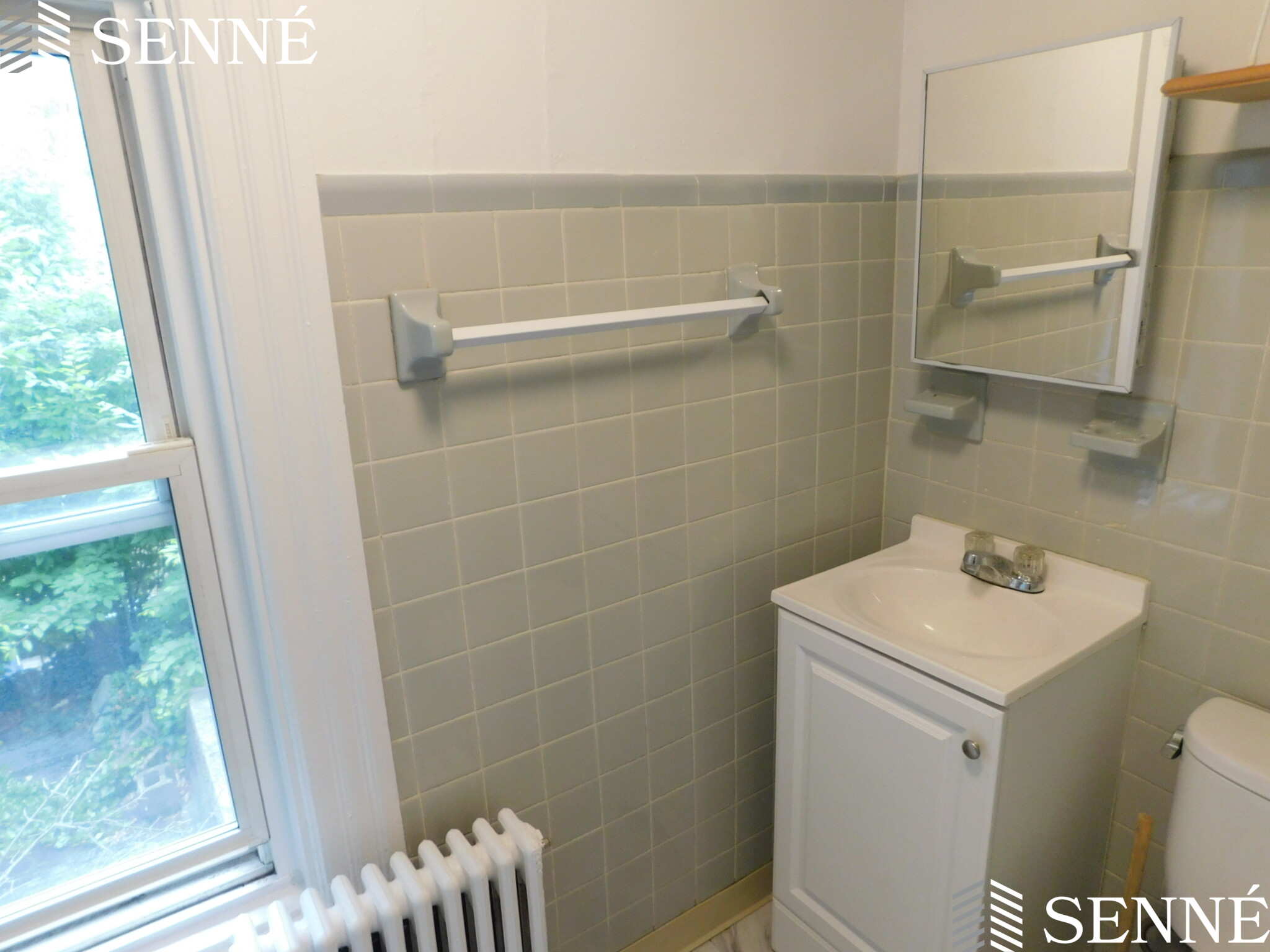 Studio bed, 1 bath apartment for rent at 15 Prentiss St Unit 2 Rear, Baldwin — photo 3 of 5