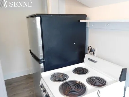1 bed, 1 bath apartment for rent at 15 Prentiss St Unit 3, Baldwin — photo 4 of 7