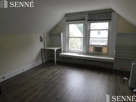 1 bed, 1 bath apartment for rent at 15 Prentiss St Unit 3, Baldwin — photo 1 of 7