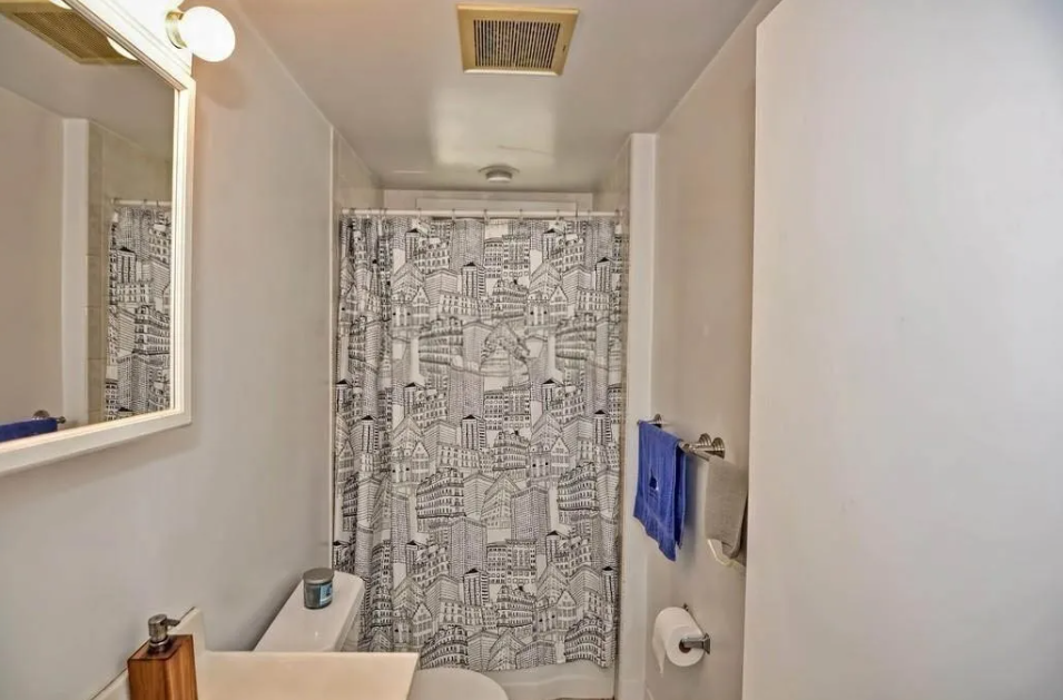 3 bed, 1 bath apartment for rent at 15 Princeton St Unit 1, South Medford — photo 7 of 8