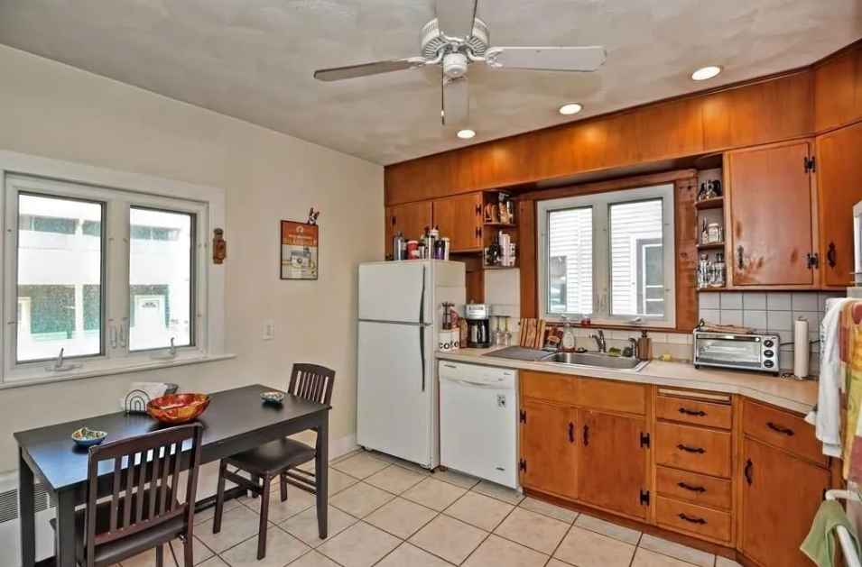 3 bed, 1 bath apartment for rent at 15 Princeton St Unit 1, South Medford — photo 3 of 8