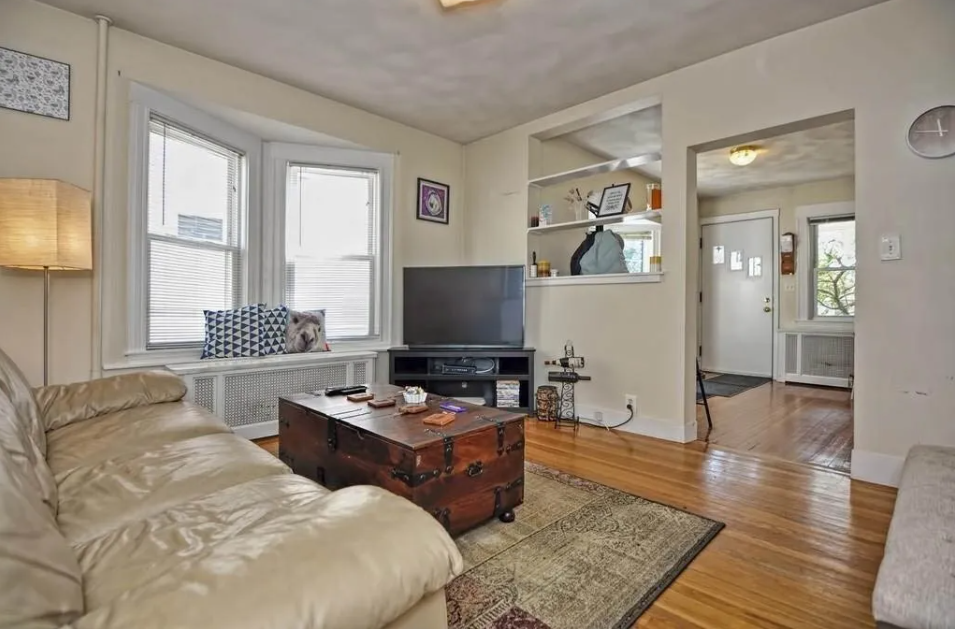 3 bed, 1 bath apartment for rent at 15 Princeton St Unit 1, South Medford
