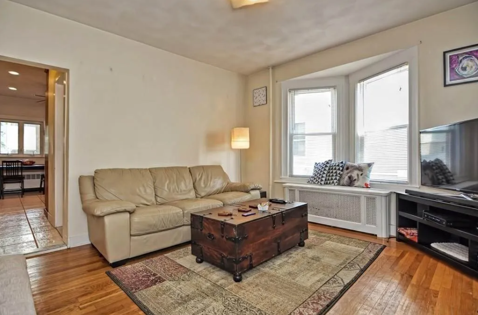 3 bed, 1 bath apartment for rent at 15 Princeton St Unit 1A, South Medford — photo 2 of 8