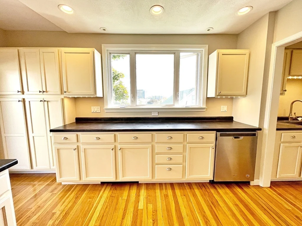 3 bed, 1 bath apartment for rent at 15 Puritan Rd Unit N/A, Ten Hills — photo 18 of 36