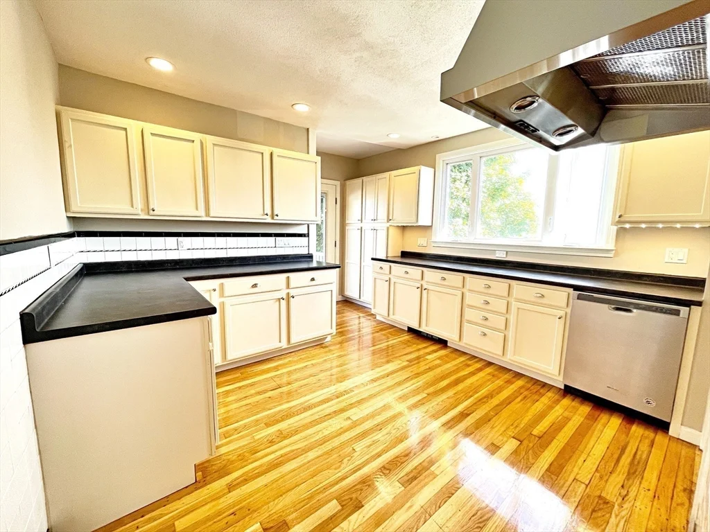 3 bed, 1 bath apartment for rent at 15 Puritan Rd Unit N/A, Ten Hills — photo 22 of 36