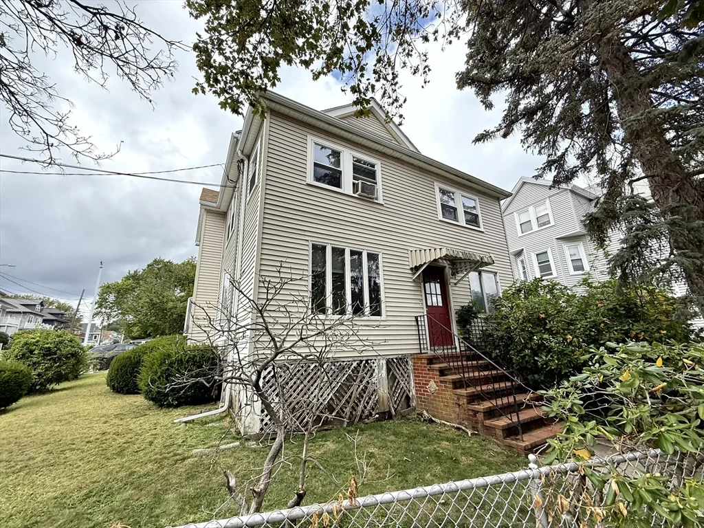 2 bed, 1 bath apartment for rent at 15 Putnam St Unit 1, Watertown — photo 1 of 26