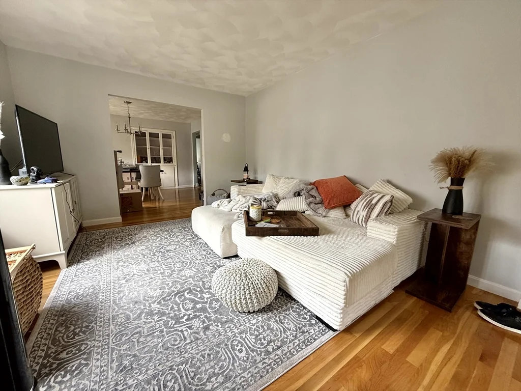 2 bed, 1 bath apartment for rent at 15 Putnam St Unit 1, Watertown — photo 3 of 26