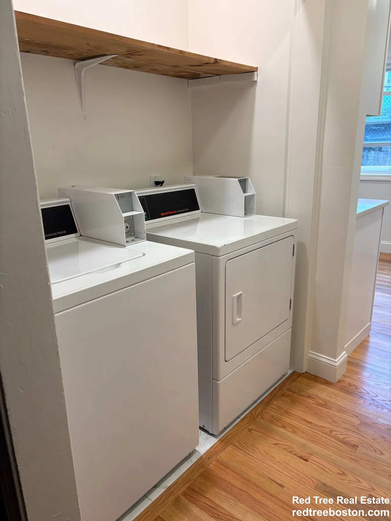 4 bed, 1 bath apartment for rent at 15 Radnor Rd Unit 1, Brighton — photo 3 of 12
