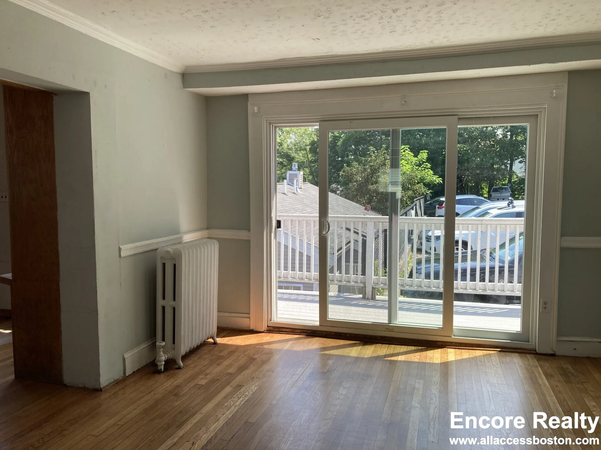 6 bed, 2 bath apartment for rent at 15 Radnor Rd Unit 2, Brighton — photo 2 of 14