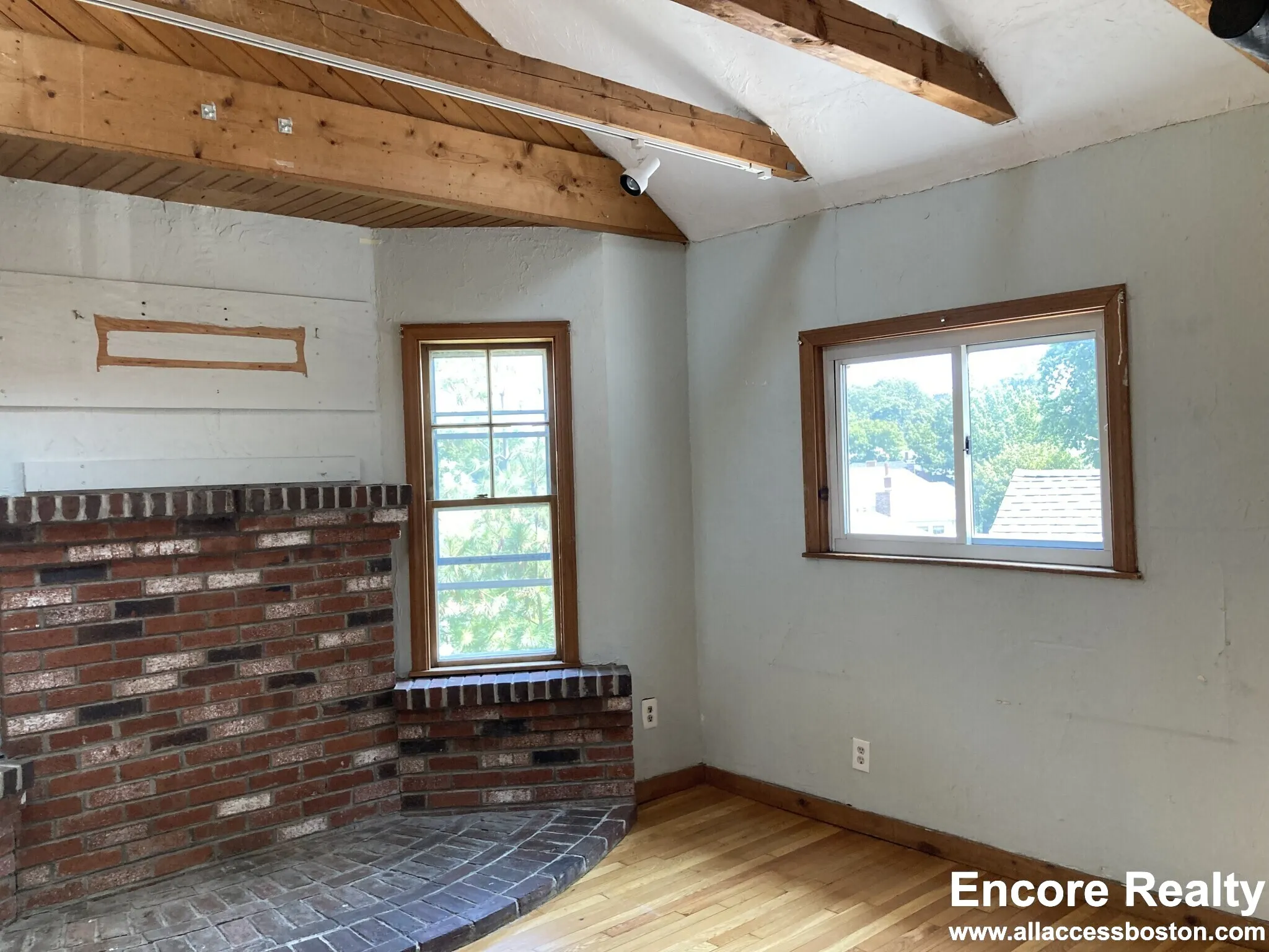 6 bed, 2 bath apartment for rent at 15 Radnor Rd Unit 2, Brighton — photo 6 of 14