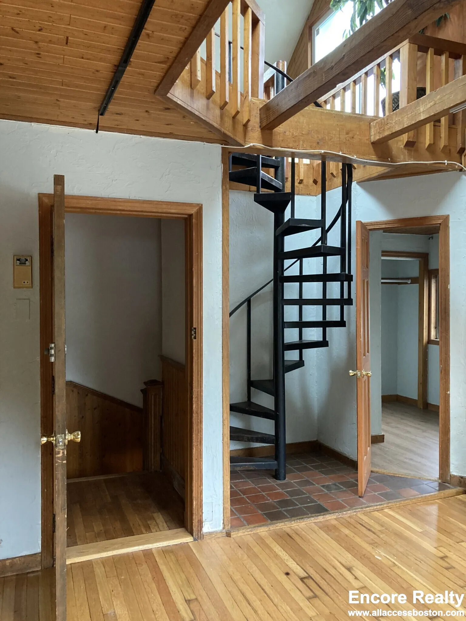 6 bed, 2 bath apartment for rent at 15 Radnor Rd Unit 2, Brighton — photo 4 of 14
