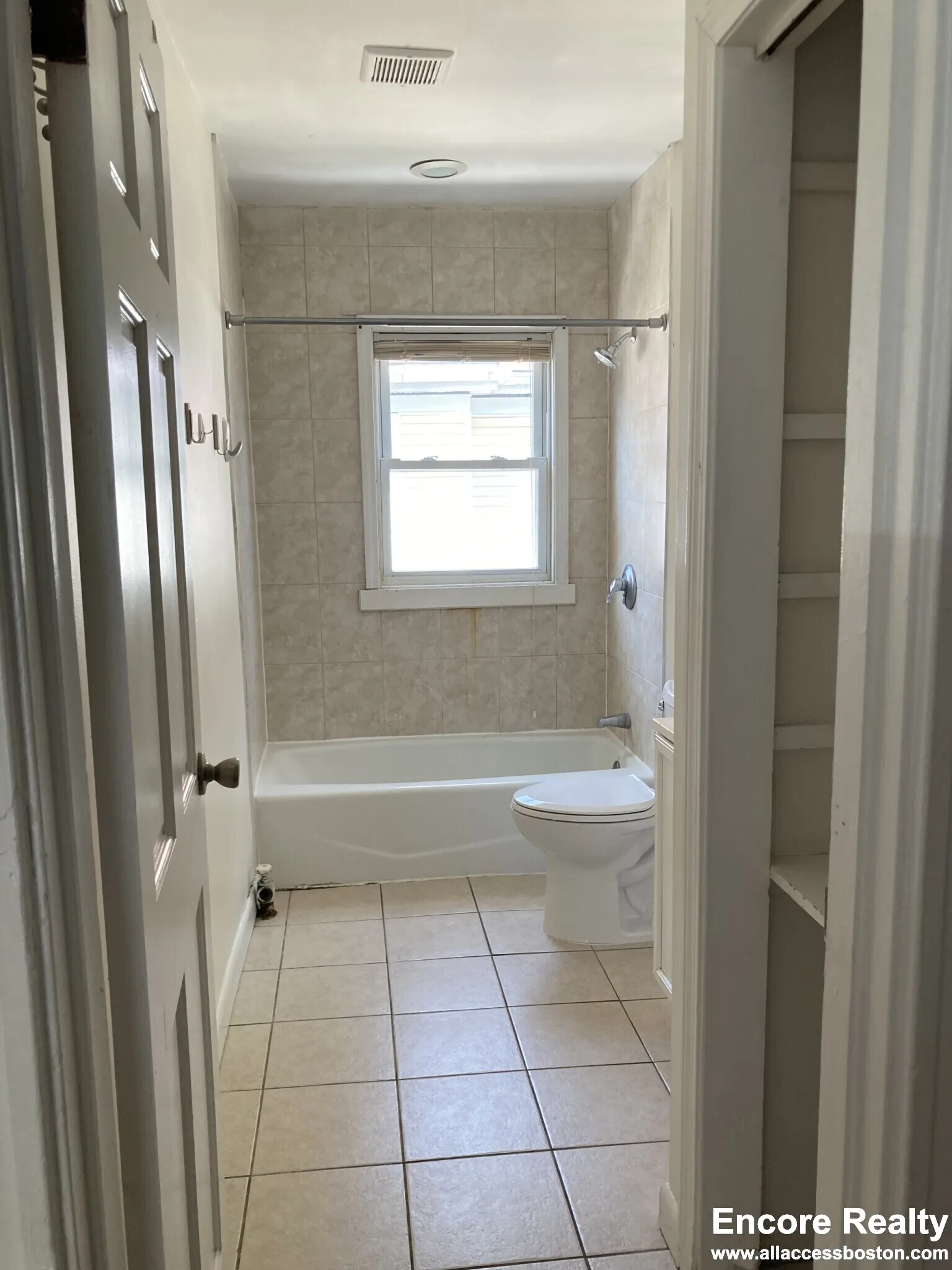 6 bed, 2 bath apartment for rent at 15 Radnor Rd Unit 2, Brighton — photo 11 of 14