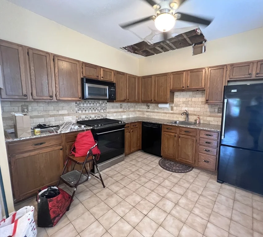 2 bed, 1 bath apartment for rent at 15 Ralph Piteri Ter Unit 1, Watertown — photo 3 of 14