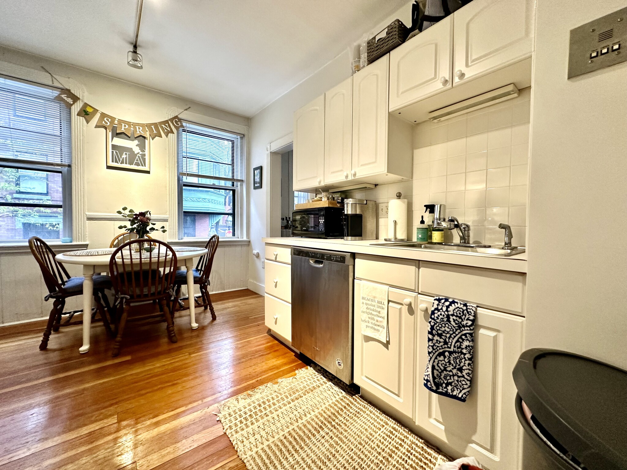 2 bed, 1 bath apartment for rent at 15 Revere St Unit 3, Beacon Hill — photo 6 of 28