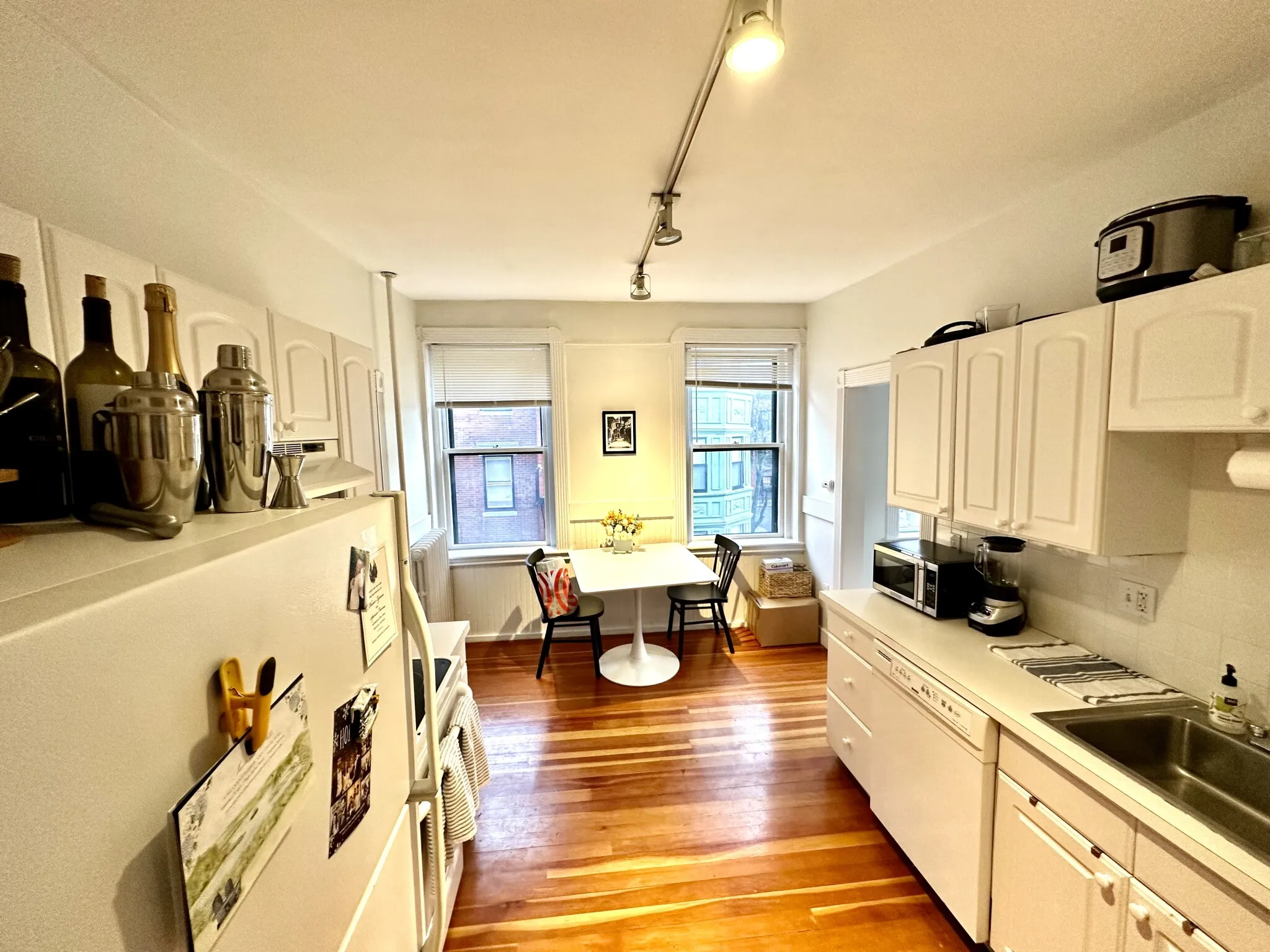 2 bed, 1 bath apartment for rent at 15 Revere St Unit 7, Beacon Hill — photo 2 of 62