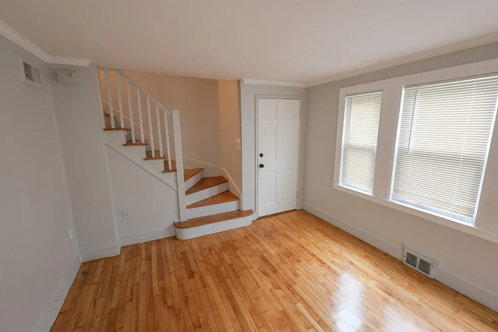 2 bed, 1 bath apartment for rent at 15 Ridgeview Ave Unit 1, Mattapan — photo 3 of 9