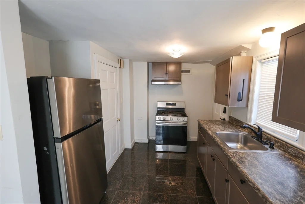 2 bed, 1 bath apartment for rent at 15 Ridgeview Ave Unit 1R, Mattapan