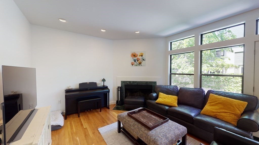 4 bed, 2 bath apartment for rent at 15 Roberts Rd Unit B, Harvard Square — photo 5 of 30