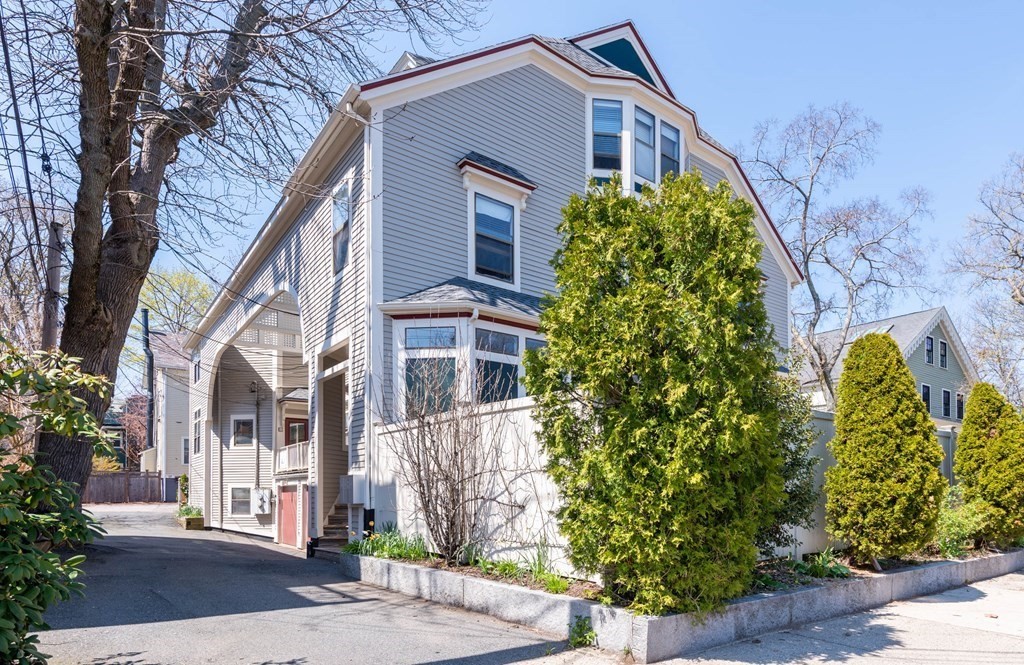 4 bed, 2 bath apartment for rent at 15 Roberts Rd Unit B, Harvard Square — photo 1 of 30