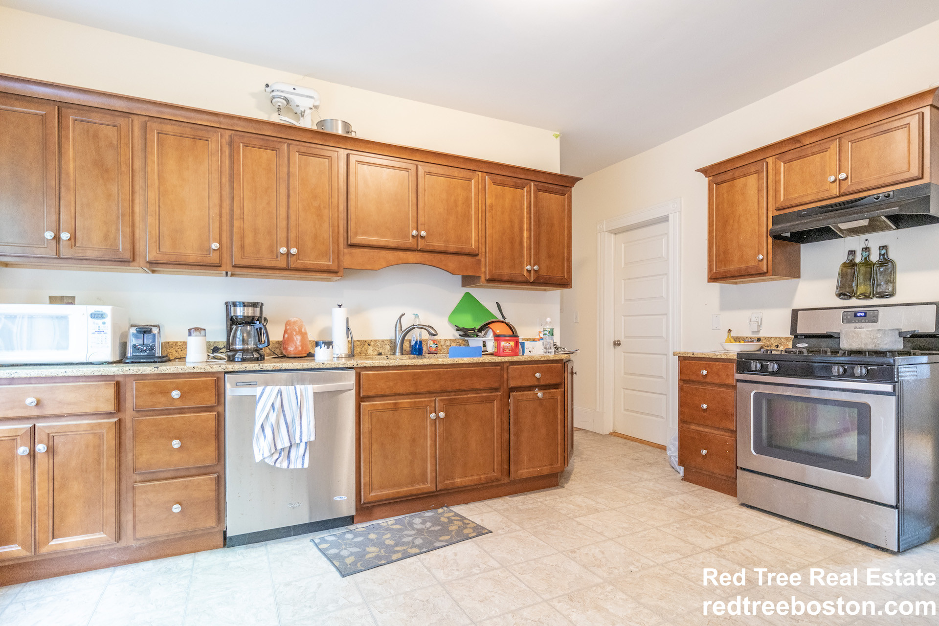 4 bed, 1.5 bath apartment for rent at 15 Romsey St Unit 1, Dorchester