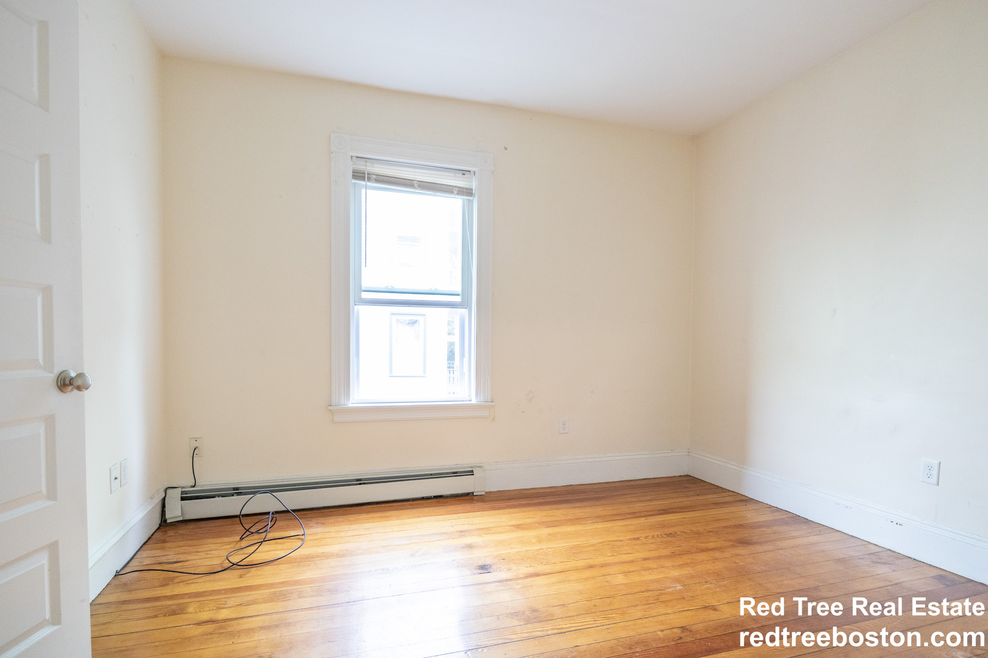 4 bed, 1.5 bath apartment for rent at 15 Romsey St Unit 1, Dorchester — photo 11 of 15