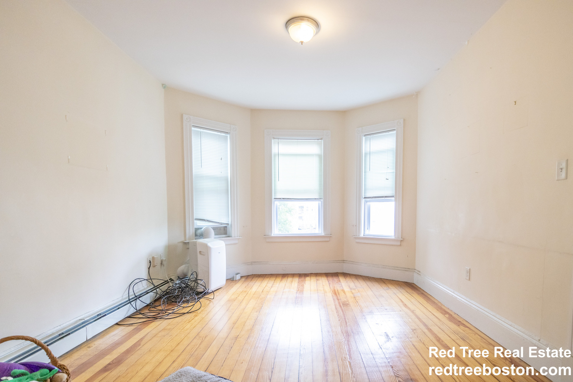4 bed, 1.5 bath apartment for rent at 15 Romsey St Unit 1, Dorchester — photo 6 of 15