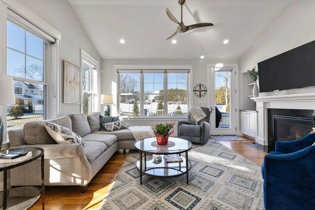 2 bed, 2 bath apartment for rent at 15 Rowell Unit 15, Middleton — photo 5 of 38
