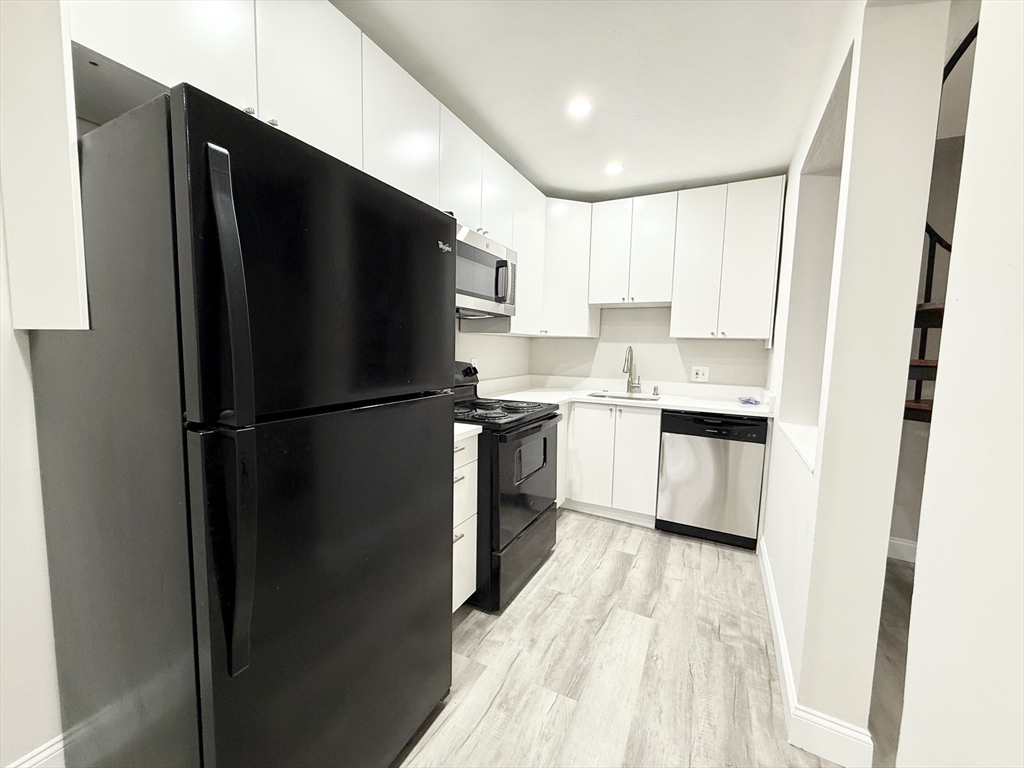 3 bed, 1 bath apartment for rent at 15 Ruggles St Unit 3, Roxbury — photo 1 of 7