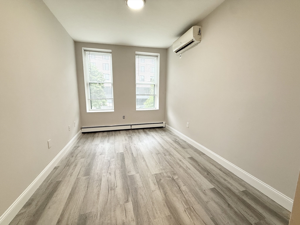 3 bed, 1 bath apartment for rent at 15 Ruggles St Unit 3, Roxbury — photo 4 of 7