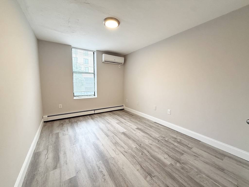 3 bed, 1 bath apartment for rent at 15 Ruggles St Unit 3, Roxbury — photo 6 of 7