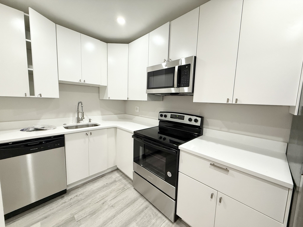 3 bed, 1 bath apartment for rent at 15 Ruggles St Unit 6, Roxbury — photo 1 of 7