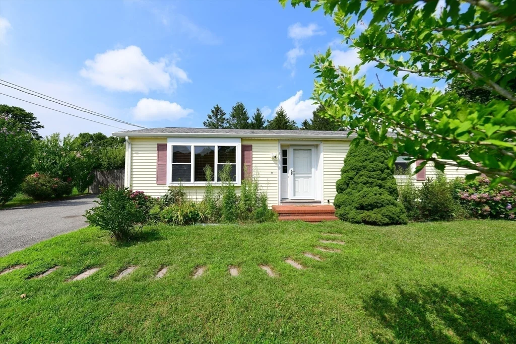 3 bed, 1 bath apartment for rent at 15 Sachem Dr, Sagamore Beach — photo 22 of 26