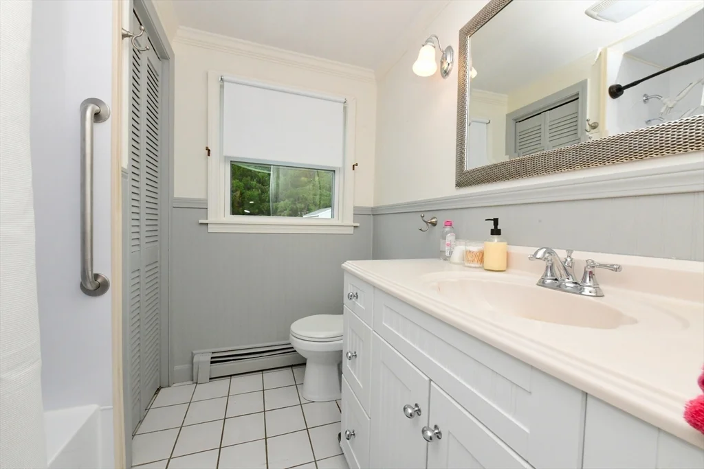 3 bed, 1 bath apartment for rent at 15 Sachem Dr, Sagamore Beach — photo 13 of 26
