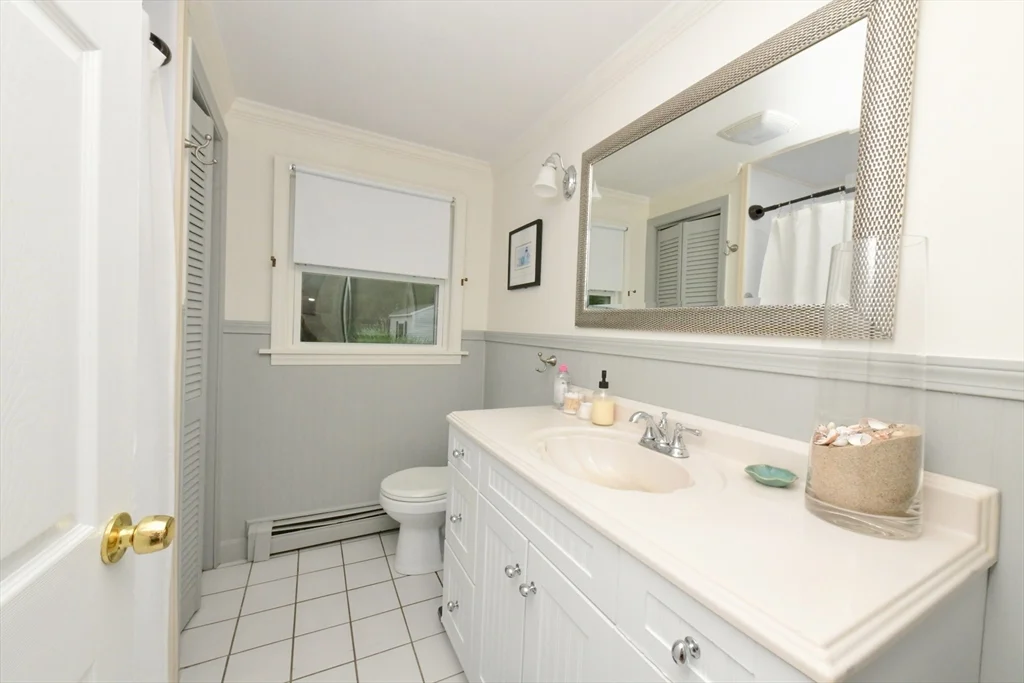 3 bed, 1 bath apartment for rent at 15 Sachem Dr, Sagamore Beach — photo 14 of 26