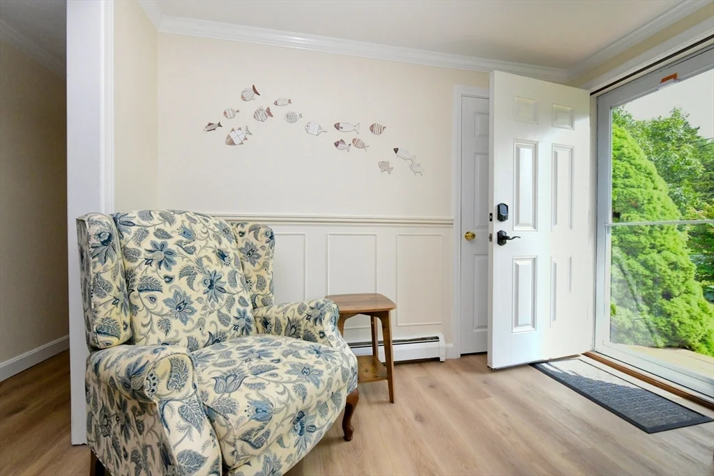 3 bed, 1 bath apartment for rent at 15 Sachem Dr, Sagamore Beach — photo 3 of 26
