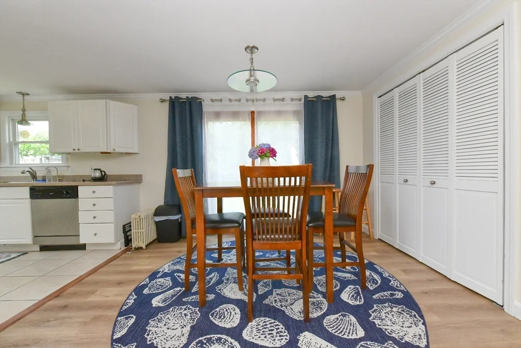 3 bed, 1 bath apartment for rent at 15 Sachem Dr, Sagamore Beach — photo 7 of 26