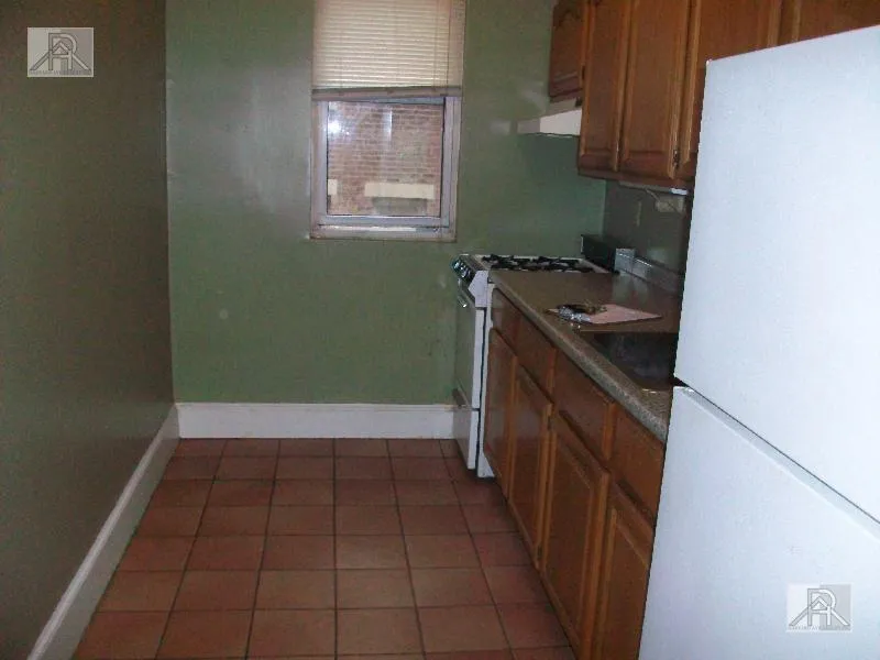1 bed, 1 bath apartment for rent at 15 Scottfield Rd Unit 2, Brighton — photo 3 of 4