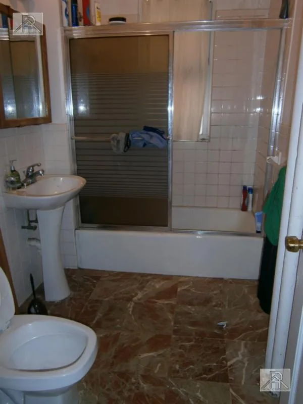 1 bed, 1 bath apartment for rent at 15 Scottfield Rd Unit 5, Brighton — photo 2 of 3