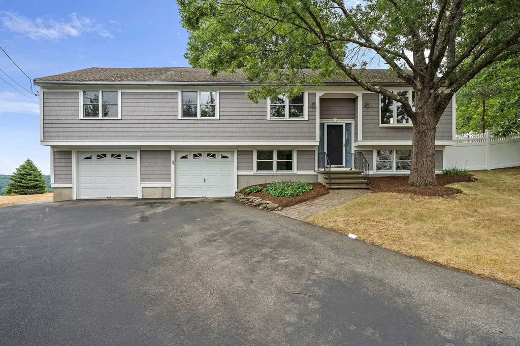4 bed, 3 bath apartment for rent at 15 Skyview Ln, Woburn — photo 2 of 41