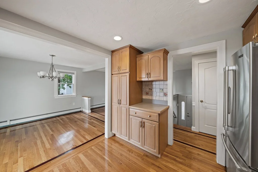 4 bed, 3 bath apartment for rent at 15 Skyview Ln, Woburn — photo 4 of 41