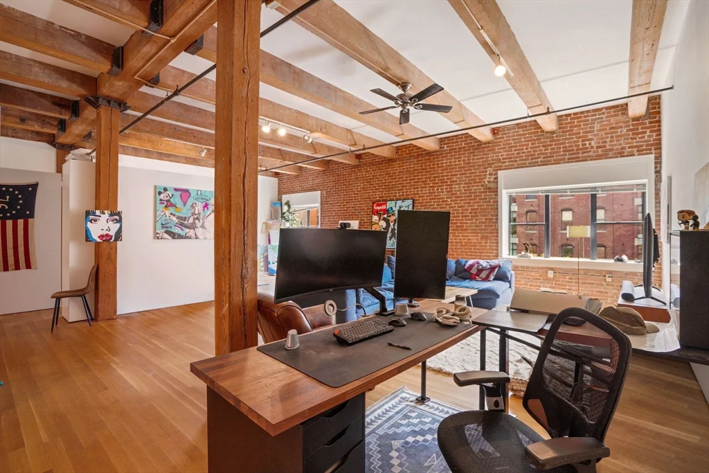Studio bed, 1 bath apartment for rent at 15 Sleeper St Unit 404, Seaport District — photo 25 of 34