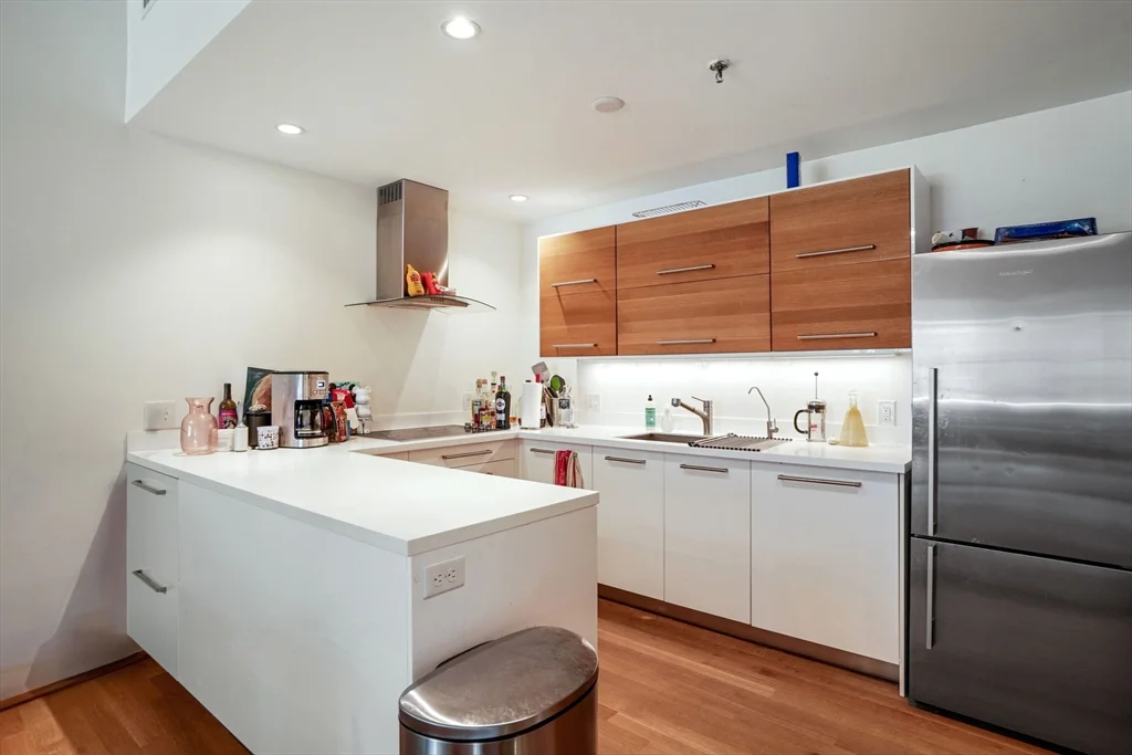 Studio bed, 1 bath apartment for rent at 15 Sleeper St Unit 404, Seaport District — photo 26 of 34