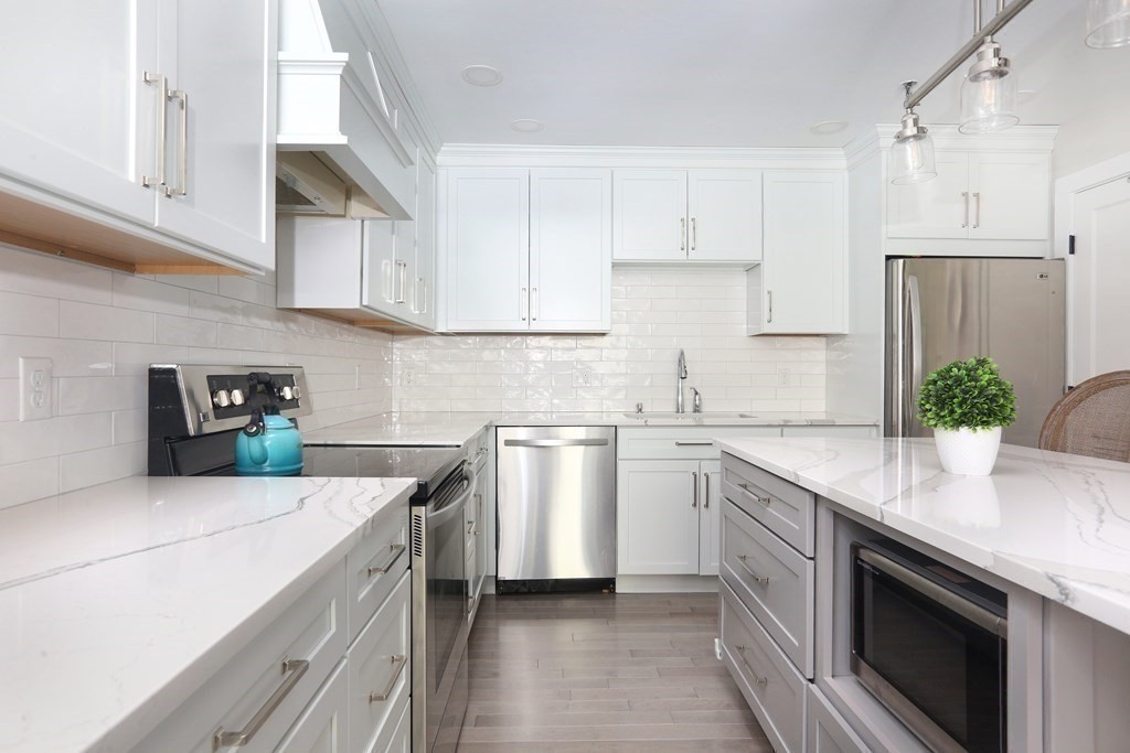 2 bed, 2 bath apartment for rent at 15 Sleeper Unit 204, Seaport District — photo 2 of 13