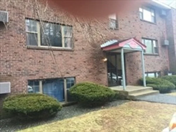 1 bed, 1 bath apartment for rent at 15 Spencer Rd Unit 24E, Boxborough — photo 1 of 8