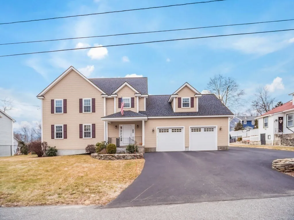 4 bed, 2 bath apartment for rent at 15 Spencer St, Methuen — photo 1 of 25